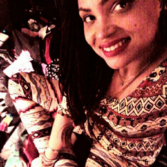 Closet clear out? just ask! - Picture 4 of 8